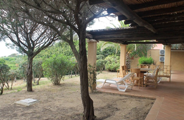 Independent villa with garden near the sea
