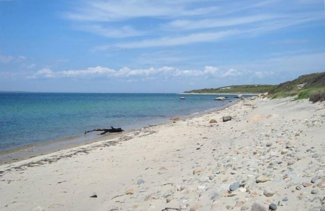 Indian Hill /Cedar Tree Neck /Private Beach