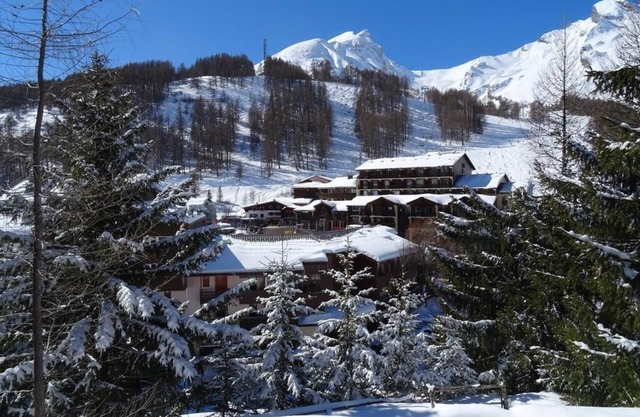 Individual chalet Resort center
