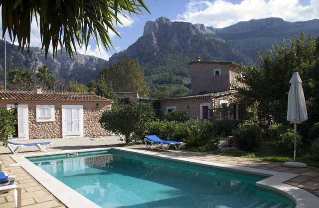 Individual house private pool free wifi parking eml 666