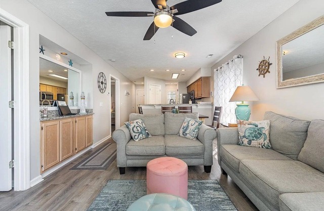 Indoor Pool, Hot Tub, Tennis, Central Location