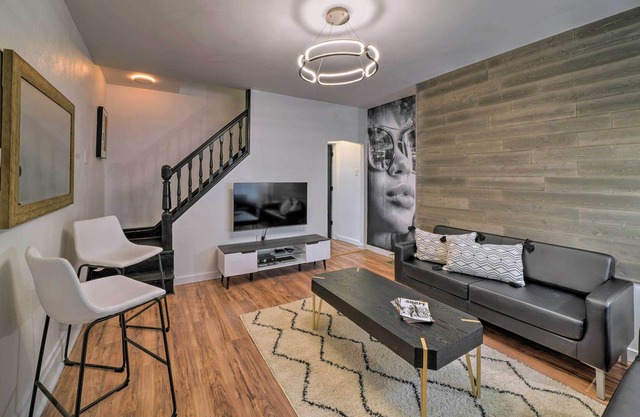 Industrial Townhome, 3 Mi to Dtwn & Stadiums!