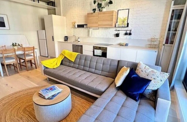 Industrial yet Modern, 1bd 1bth Apt - Woden