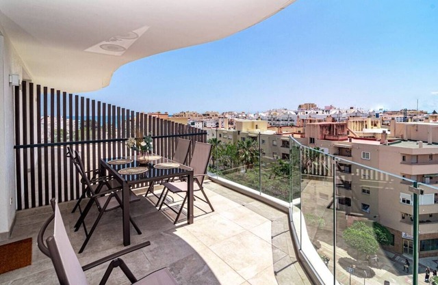 INF4.6P - Spacious holiday home in Estepona