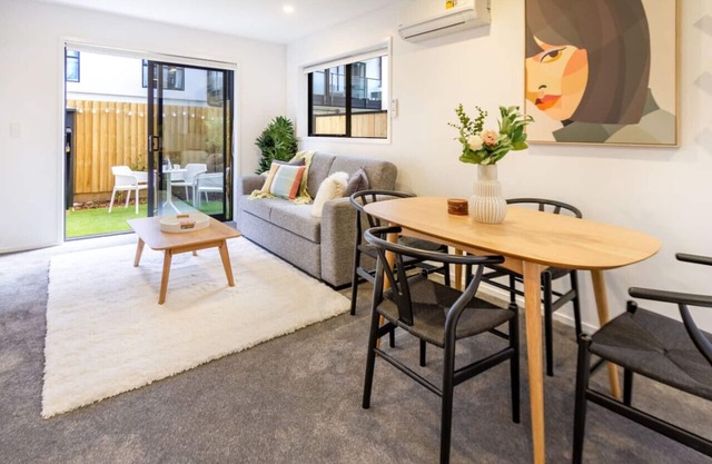 Inner City Luxury - 2 Bedroom 2 Bathroom