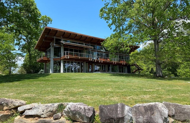 Innisfree Farm: Stunning & Spectacular Mountain Escape! Close to Hendersonville & Asheville; TIEC.