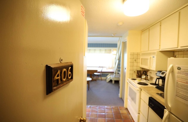 Inns of Waterville Valley Loft Unit with passes to Athletic Club (406)