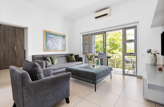 Insignia 312 - Two Bedroom Apartment, Sleeps 4