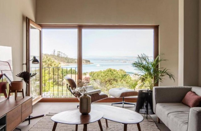 Insua Beach House 2