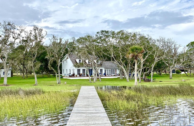 Intracoastal Waterfront House on Private island surrounded by National Parks