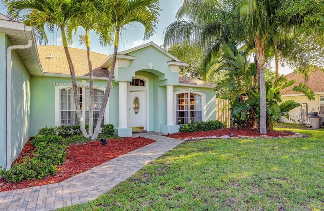 Inviting Jensen Beach Home w/Screened-In Patio!