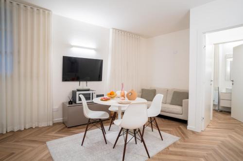 ISEO LAKE - Free Wi-Fi and Private Parking Included
