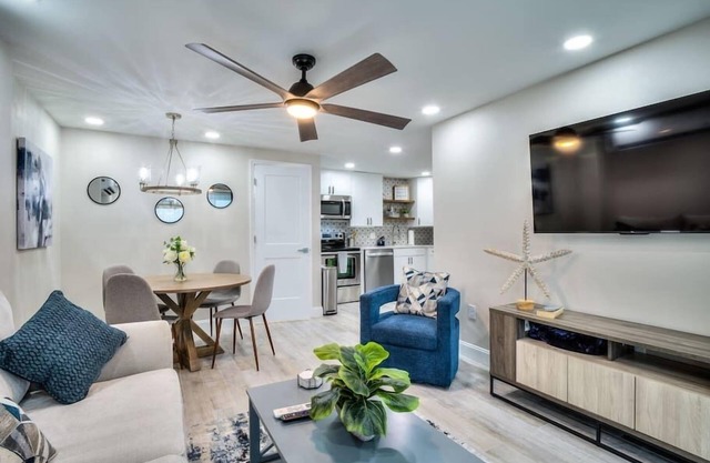 Island Tuckaway August Beach Deals