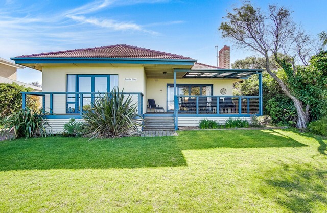 'Island View' - Great property for families, pet friendly, and sea views