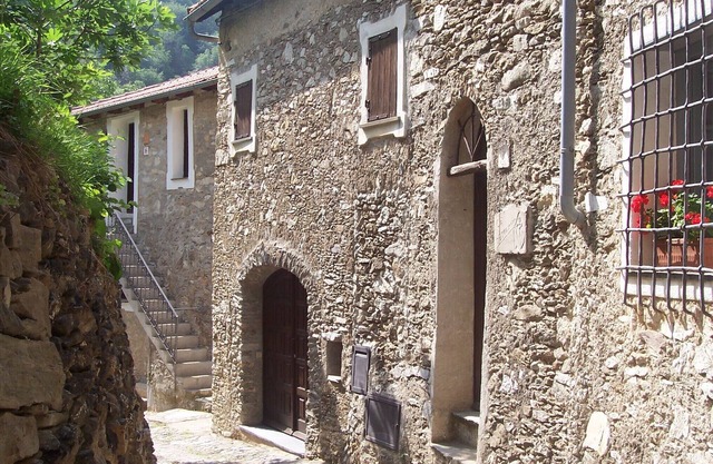 stone cottage, Medieval Village. 15 km Sea. Terrace
