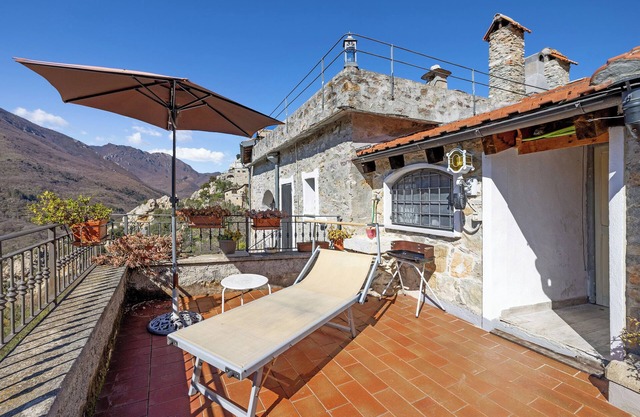 Apartment 'La Dimora Del Tempo Perduto' with Mountain View, Shared Terrace and Wi-Fi