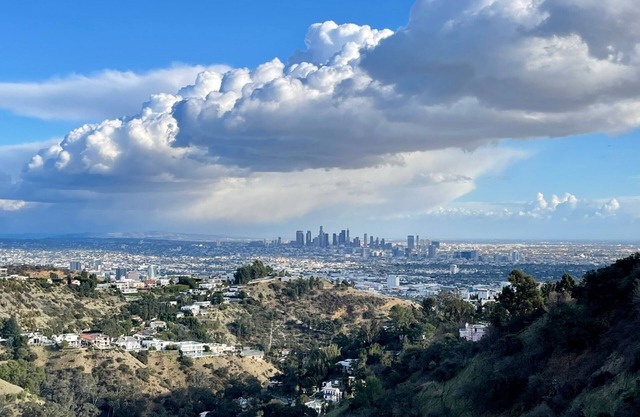 It's all about the view: STUDIO 1080 HOLLYWOOD = JETLINER VISTAS of Downtown LA!
