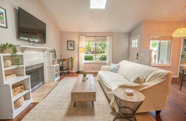 Its Always Pleasant in Mt P! Stylish Mod Home!