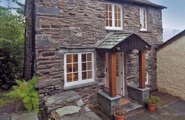 IVY COTTAGE, family friendly, with open fire in Ambleside