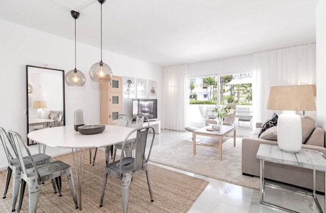 IVY - Scandinavian Apartment in Nueva Andalucia