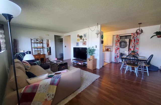 Jack & June's Condo in South Red Deer