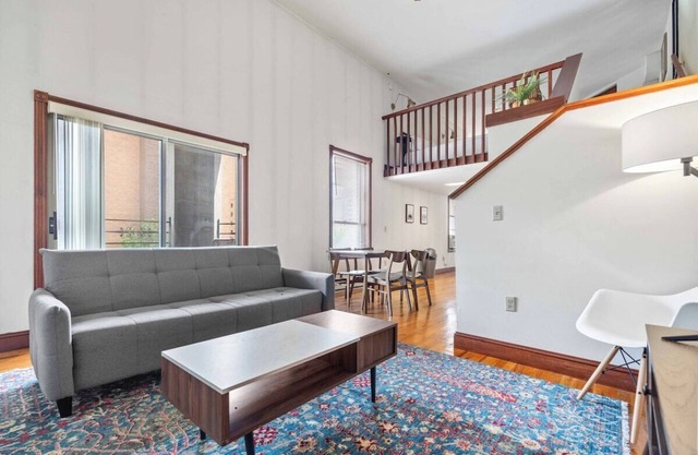 Jacuzzi 1BR loft w/den/office-open concept
