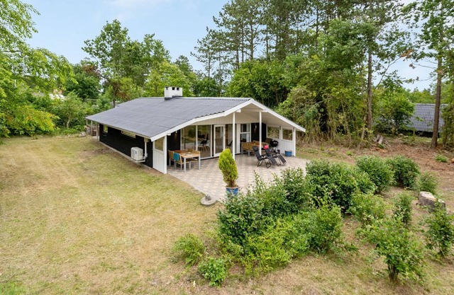 "Jakko" - 300m from the sea by Interhome