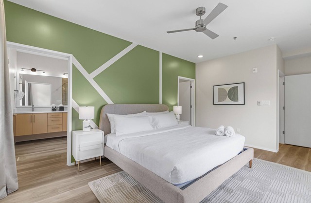 Japandi Zen/2 bed 2 Bath O4W