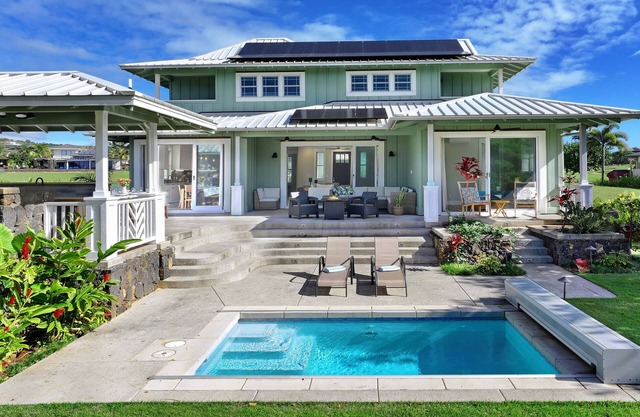 JC Surf House: Elegant 5BR w/Pool, BBQ & Ocean Views