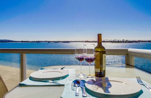 Jeff's Riviera Villa Penthouse: Balcony Bay View!