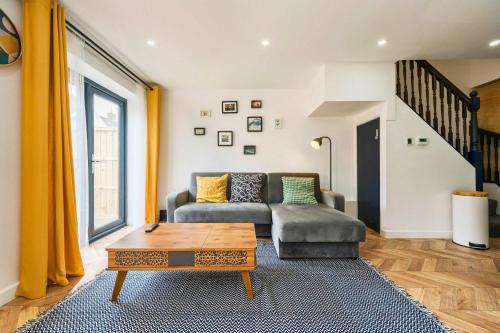 Jersey King, Stylish house with WIFI