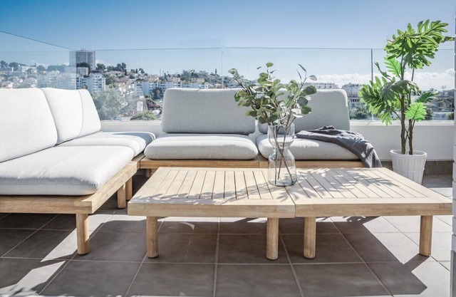 JG- Top modern apartment in Nueva Andalucia