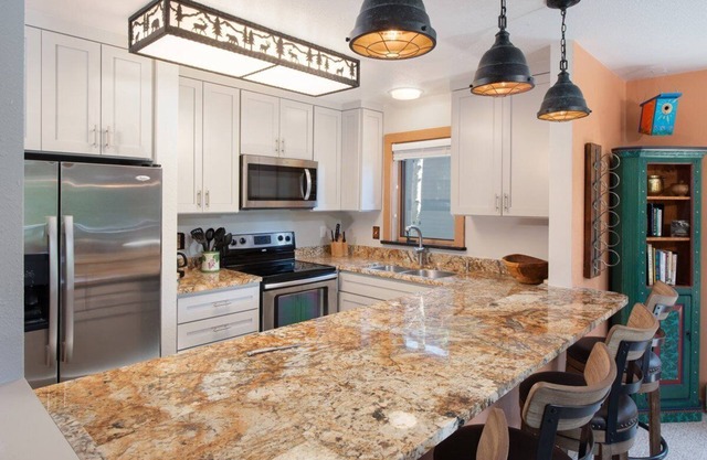 JHRL - Well appointed second floor condo in Teton Village - Rendezvous A4
