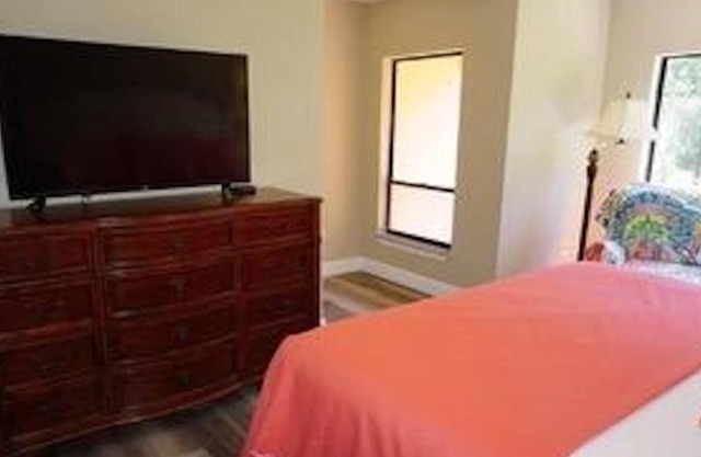 Jim Miller's Adorable 2bedroom2 bath Premium Condo P-5