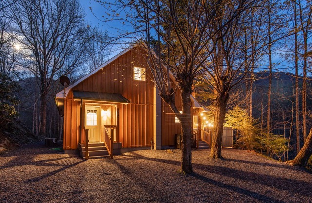 Jireh Mount Cabin | Game Room, Minutes to National Park!