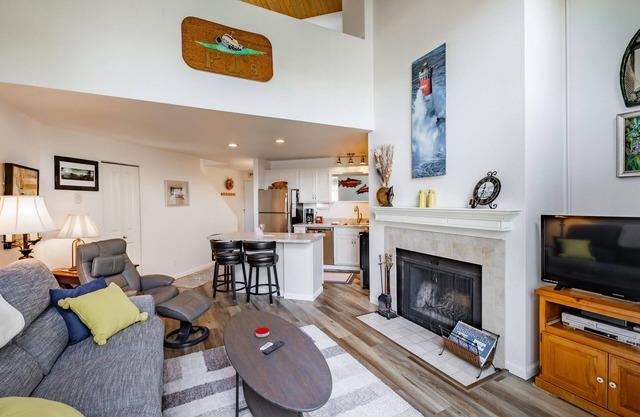 JL 514: 2 Bedroom, ocean air, clamming, free WiFi!