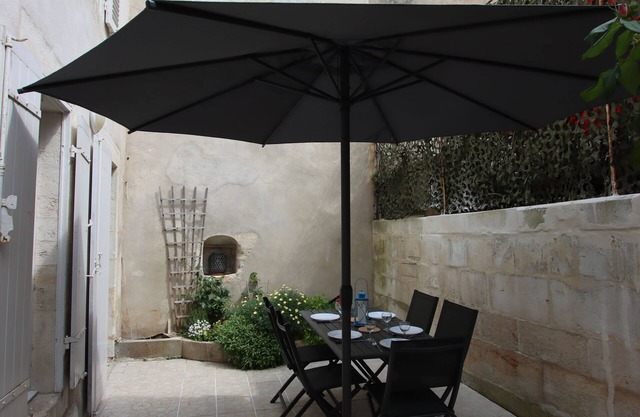 Jolie Maison Rénovée à 3 Minutes du Marché, Idéale Pour 4 Personnes