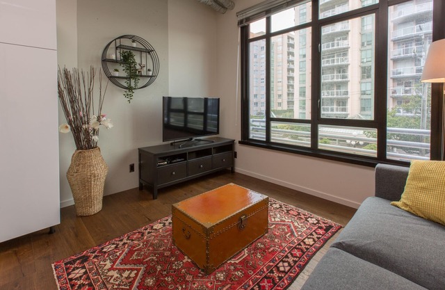 Jukebox Gem-1 BR/1 BA, Great Location, Gym by Victoria Prime
