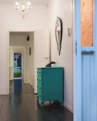 Juliet's Hideaway - beautiful cottage with jacuzzi