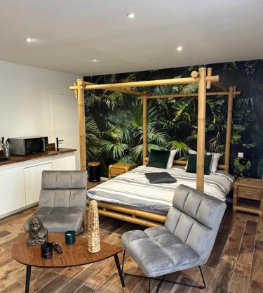 Jungle room