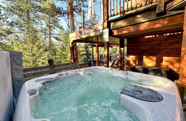Juniper Lodge & Treehouses