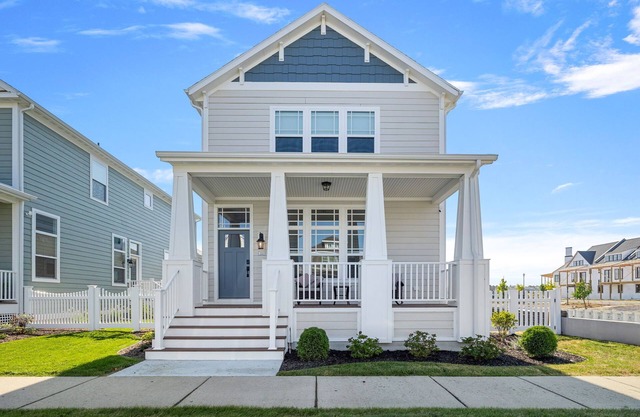 Juniper Presents: A Gorgeous New Vacay Home with Marina View Near the Beach