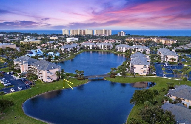 Jupiter Dreams at Jupiter Bay! 2 bedroom, 2.5 bath Condo. Close to the beach!