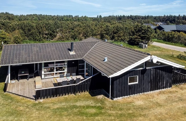 "Juris" - 950m from the sea by Interhome