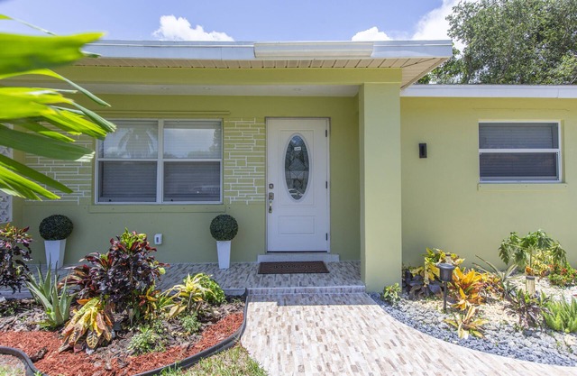 Just one Guest house near PGA