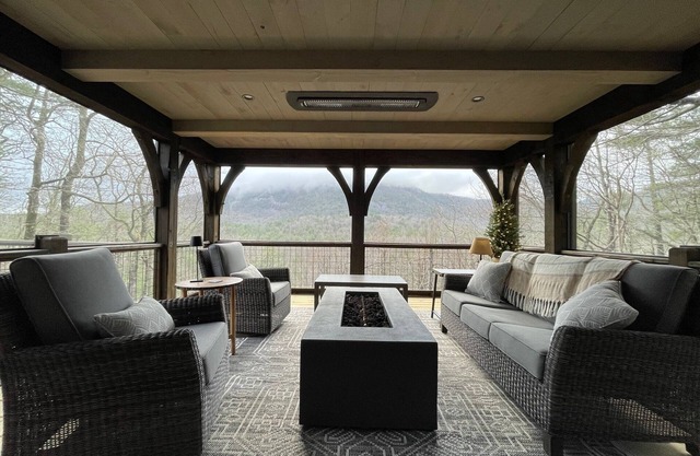 JUST RENOVATED! Dog-friendly Cozy Cabin With Mountain View & Fire Pit