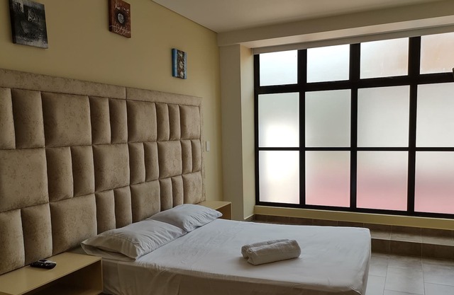 K | 2BR > Private Jacuzzi > Steps from Nightlife