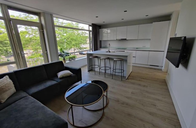 K50165 Modern apartment near the center and free parking