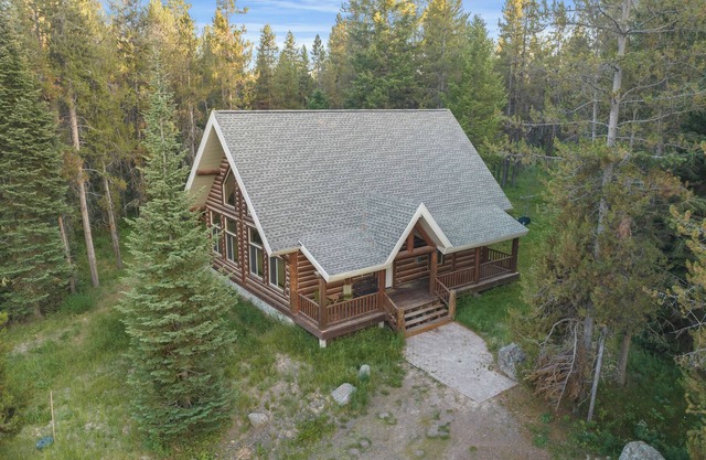 KABINO: NEW! Hot Tub Fire Pit Trails 45 to Yellowstone