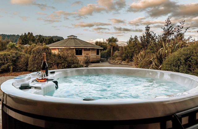 Kaho – Ohakune Holiday Home with Spa